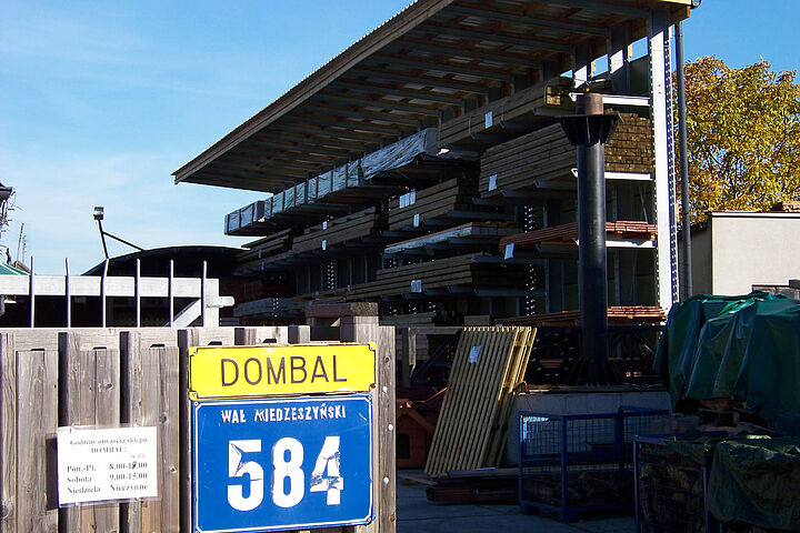 cantilever racking with roof