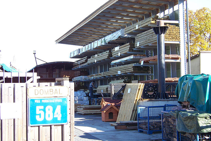 cantilever racking with roof