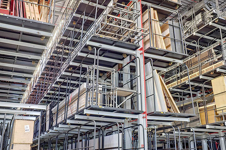 mobile racking systems for scenery storage and long loads