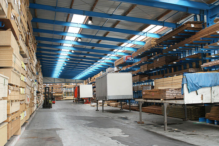 cantilever racking with roof for timber storage