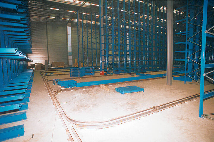 automatic warehouse, rails
