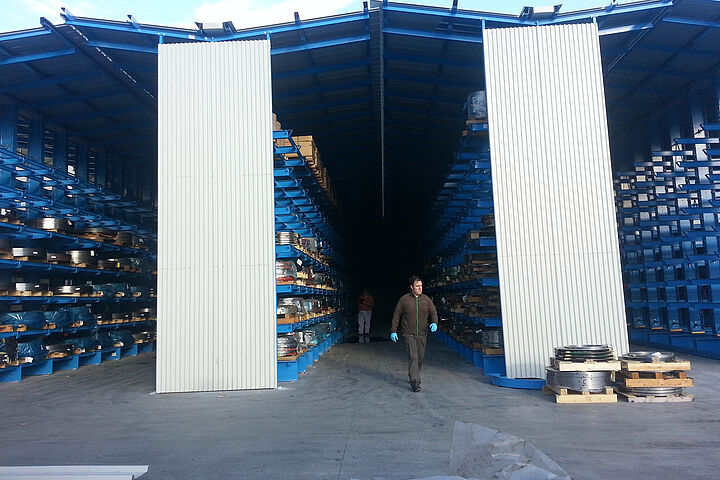 cantilever racking with roof