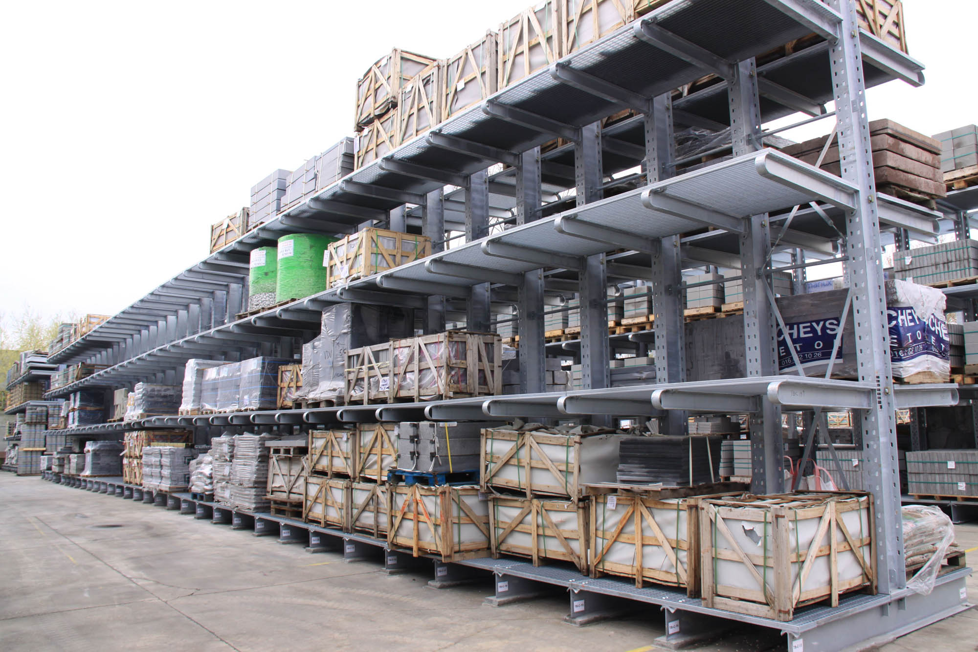 cantilever racking galvanized, with grids