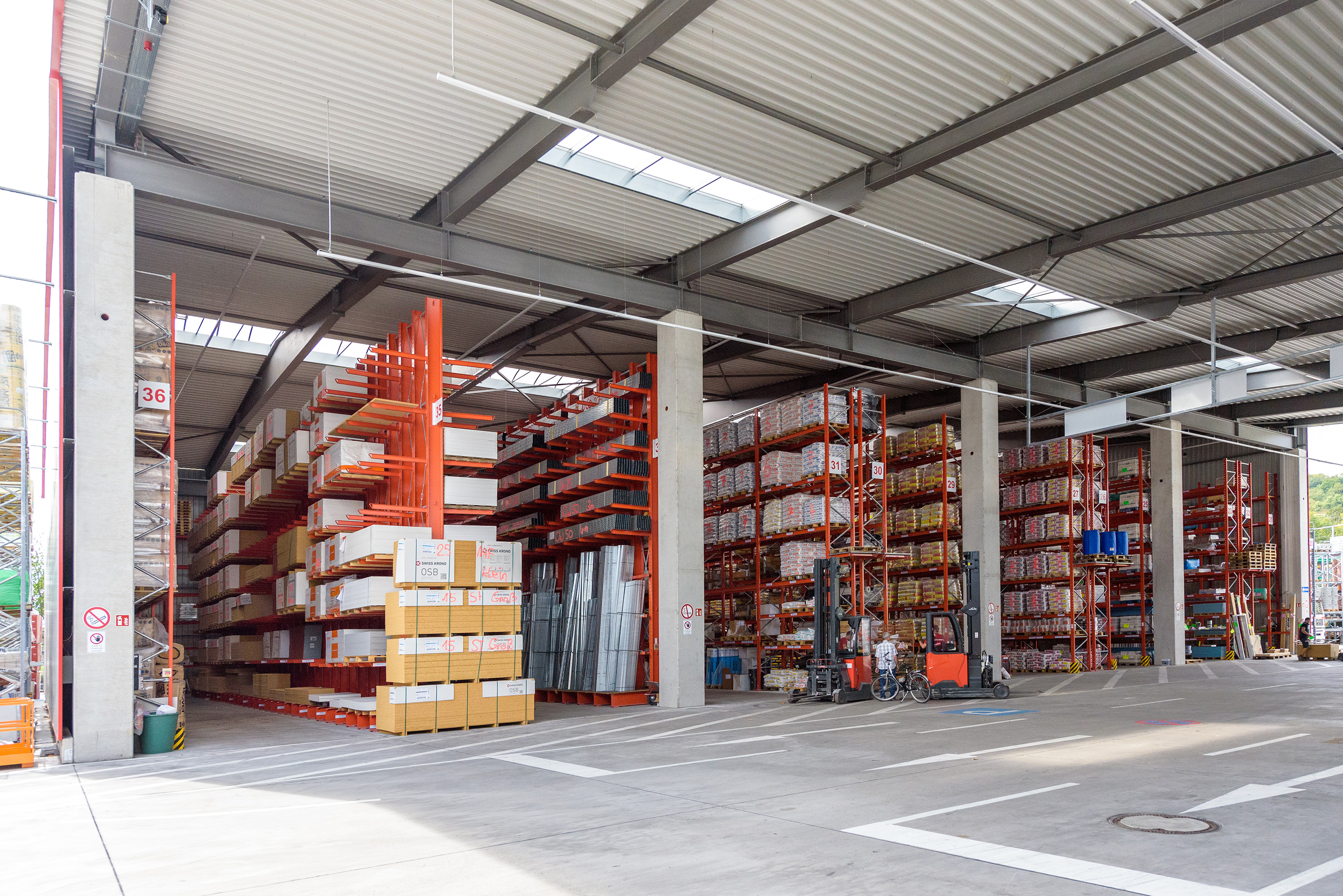 cantilever racking and pallet racking for building material