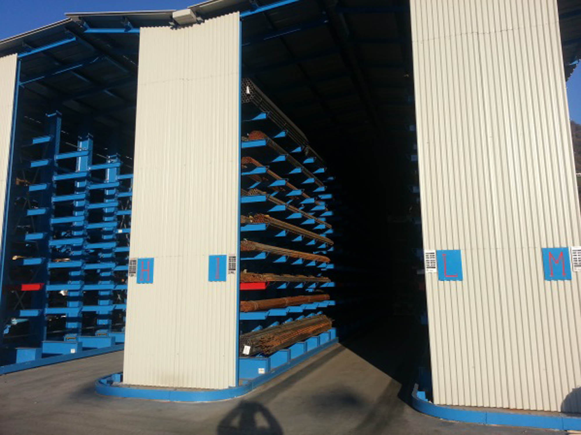 cantilever racking, rack-clad warehouse