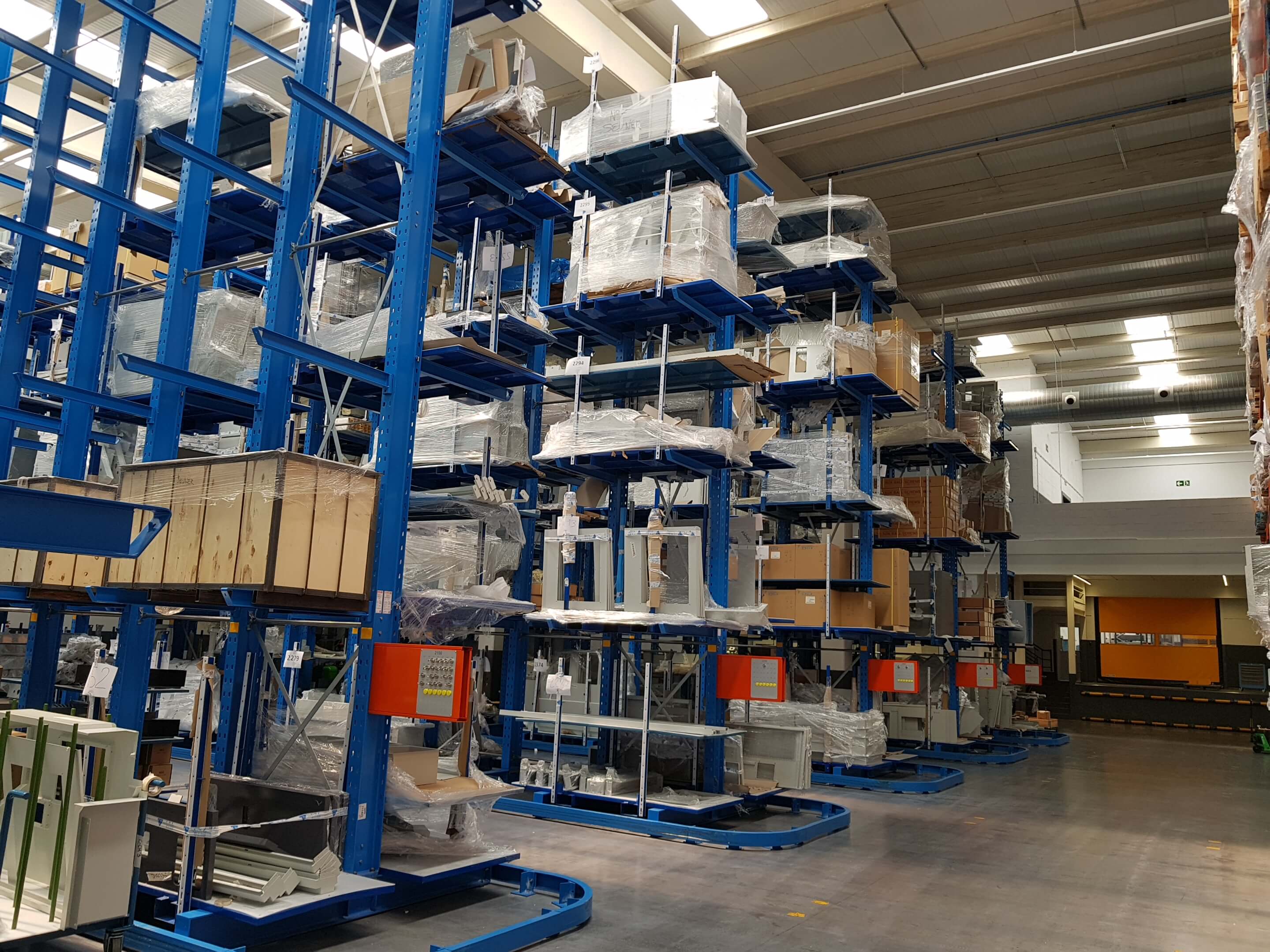 cantilever racking double-sided, guiding rails